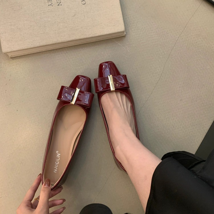 Square-toe Bow Shallow Single  - Leatherwork In French recension och pris